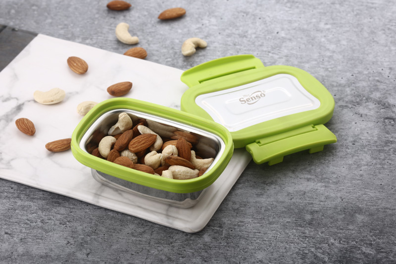 TINY LUNCH CONTAINER