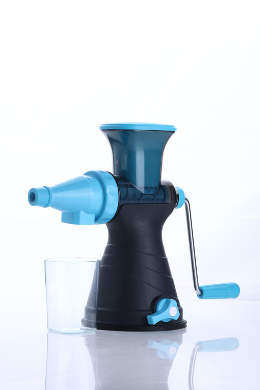 CARROT JUICER